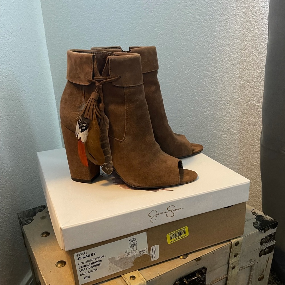 Jessica Simpson suede heels